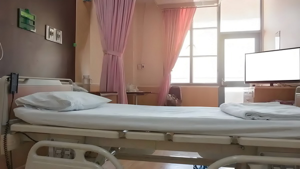 王欣瑜拒绝和裁判握手引发淡人人设塌房热议，网友破案：被逼急了